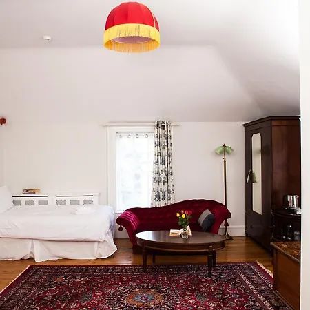 The Historical Harcourt Penzion