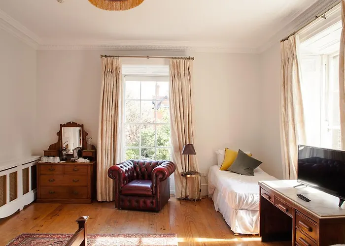 The Historical Harcourt Guest house 3*